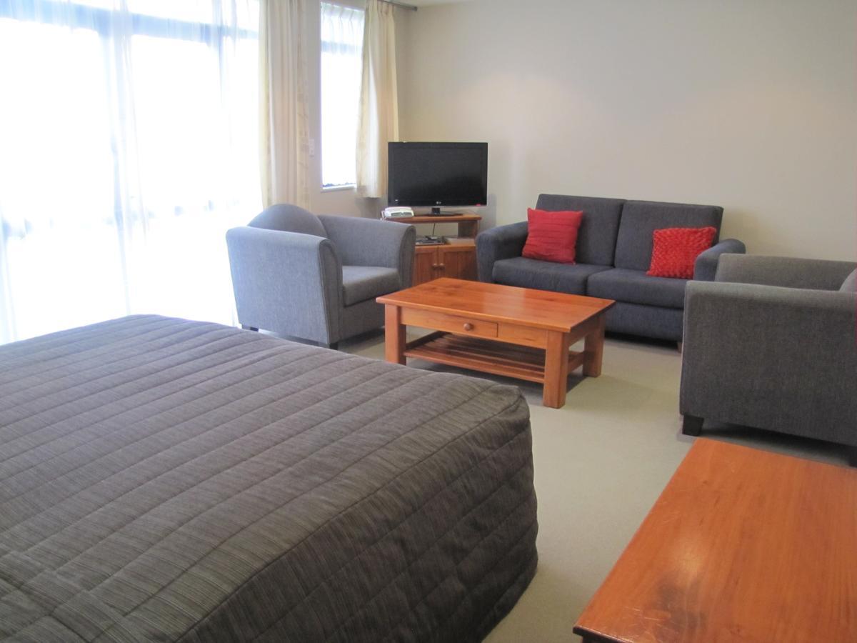 Aotea Lodge Porirua Exterior photo